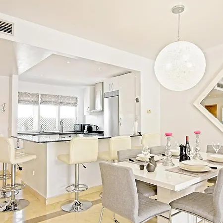 Enjoy El Presidente Penthouse Apartment *